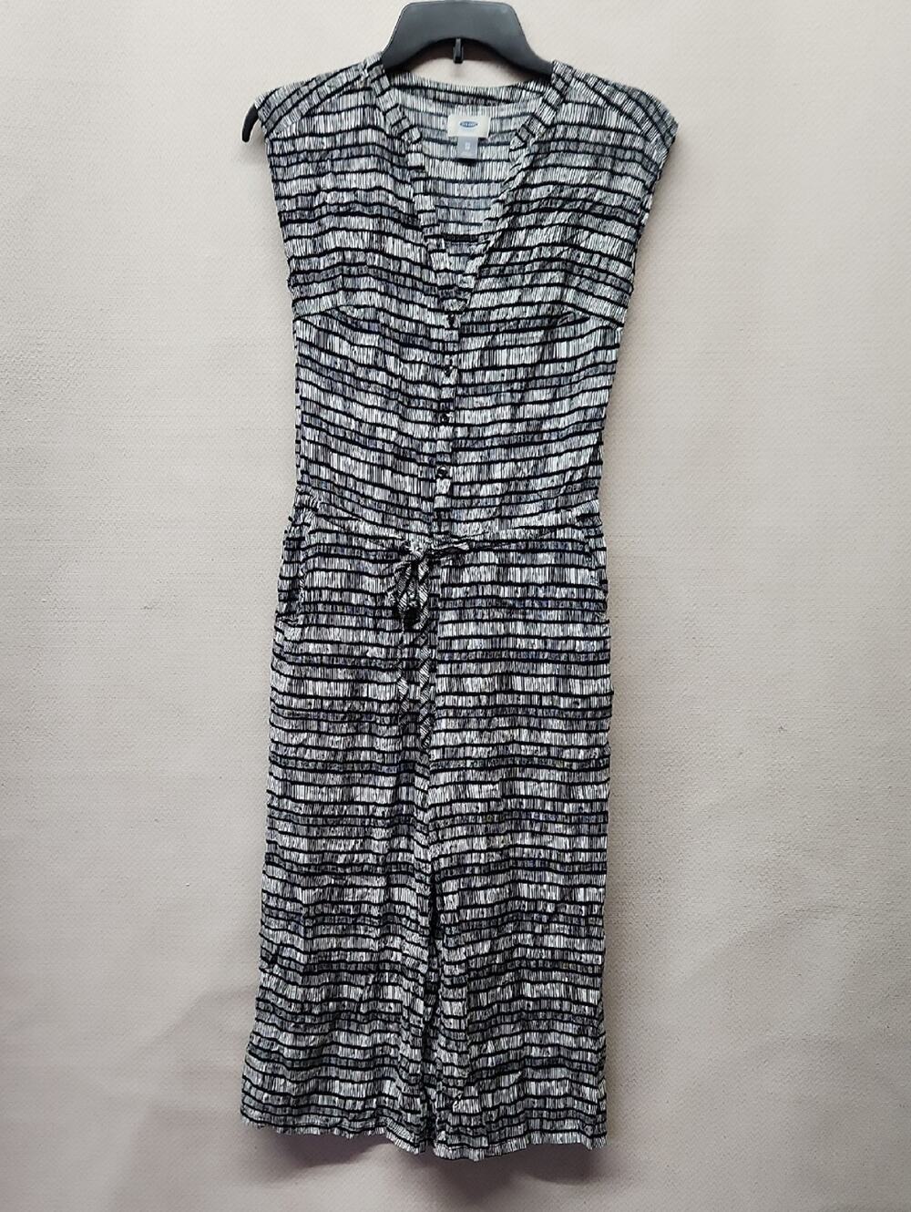 🚨2/$25 or 5/$50🚨Old Navy Black and White Striped Tie-Waist Midi Dress